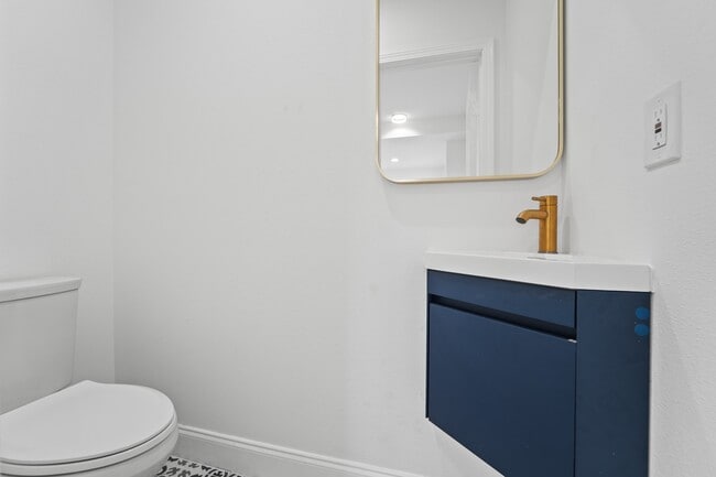 Building Photo - 10722 Lynbrook Dr