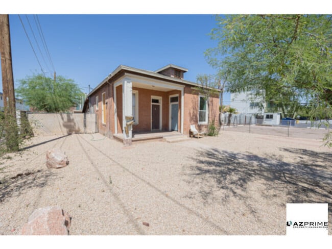 Building Photo - $500 OFF FIRST MONTH'S RENT MOVE IN SPECIA...