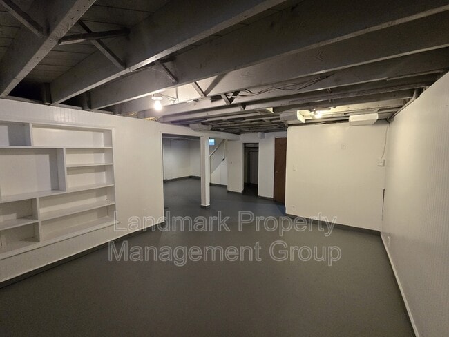 Building Photo - 10978 Craft St