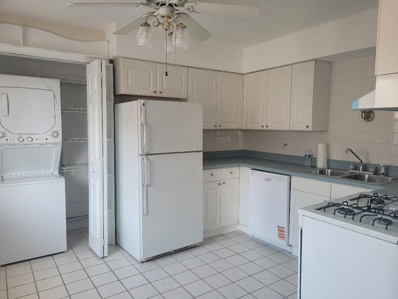 Building Photo - 7335 W 157th St