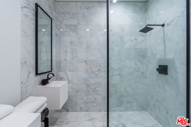 Building Photo - 855 Hilldale Ave