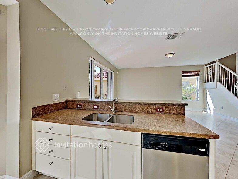 Building Photo - 15250 SW 51st St