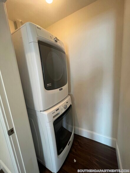 Building Photo - 1902 Washington St