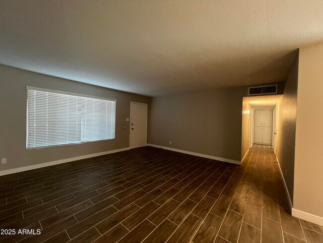 Building Photo - 6240 N 31st Ave