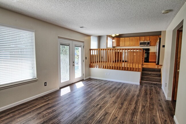 Building Photo - 4 bed 3 bath home in Clarke Farms Parker