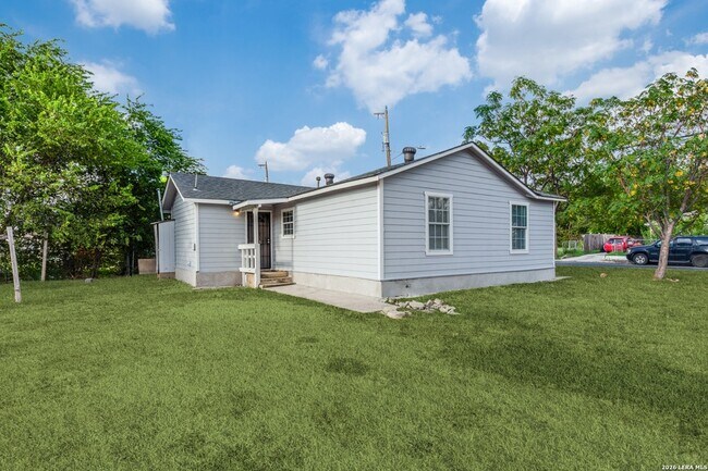 Building Photo - 1510 NW 19th St