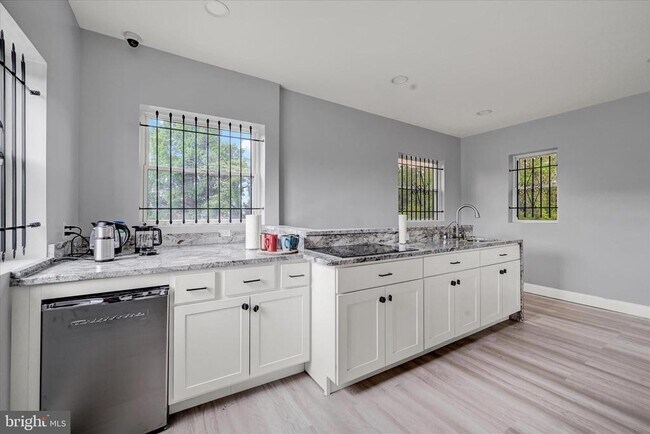 Building Photo - 2400 Annapolis Rd