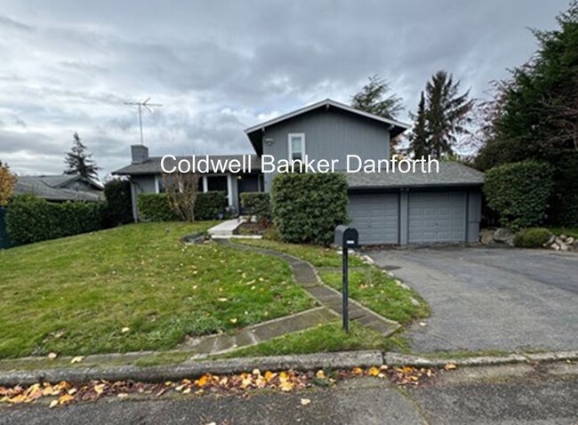 Primary Photo - Spacious 4 Bedroom 2.5 Bath with Fresh Pai...