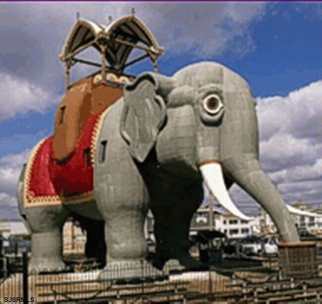 Building Photo - 110 N Gladstone Ave