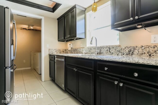 Building Photo - 3 br, 2 bath House - 27051 Curitiba Dr UNIT