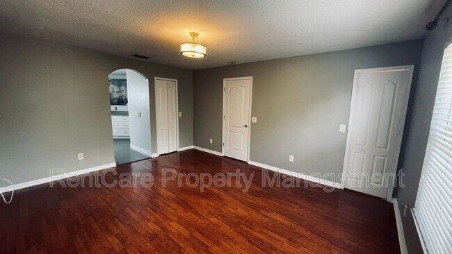 Building Photo - 842 Lancer Cir