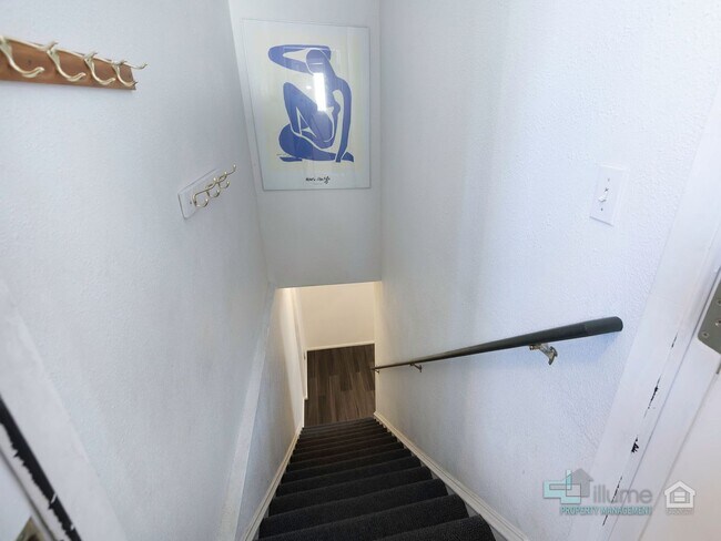 Building Photo - West Linn Single Family 3 Bd/2.5 Bth w/ Ba...
