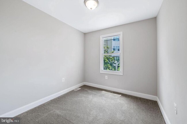 Building Photo - 1607 Clifton Ave