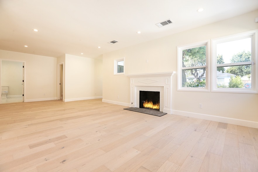 Building Photo - 12524 WOODBINE St