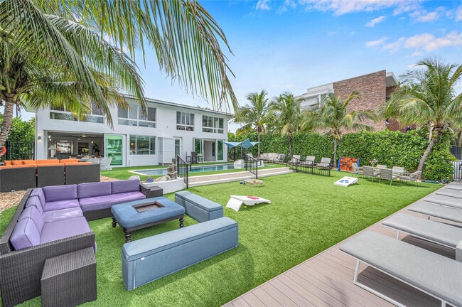 Building Photo - 1824 S Ocean Dr