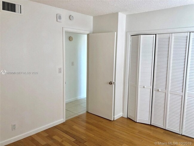 Building Photo - 121 Golden Isles Dr