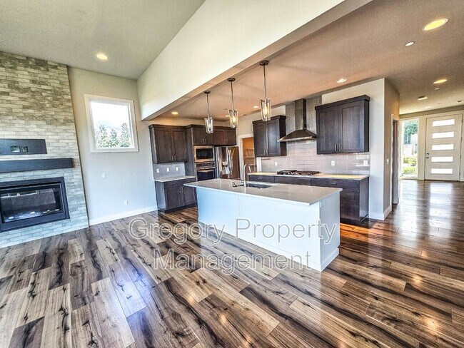 Building Photo - 619 202nd Pl SW