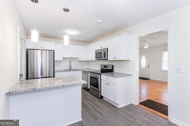 Building Photo - 6551 Bussell Way