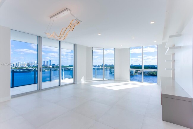 Building Photo - 17111 Biscayne Blvd