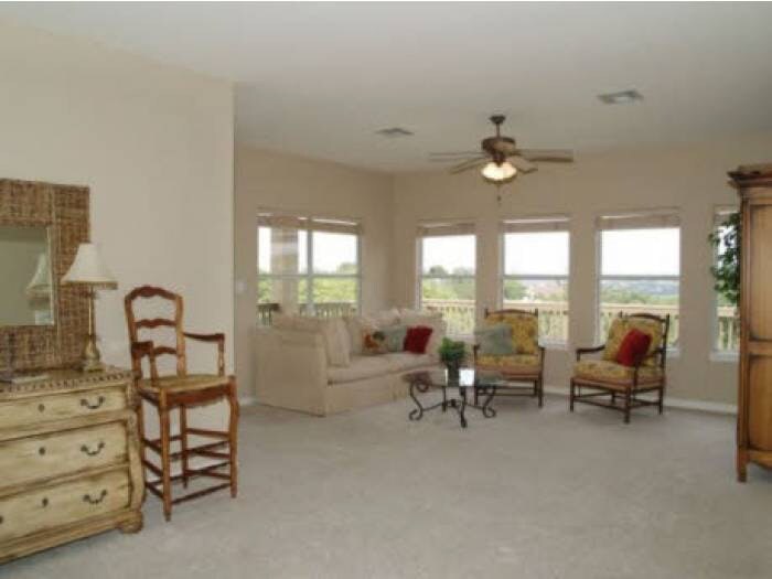 Building Photo - 404 Golf Crest Ln