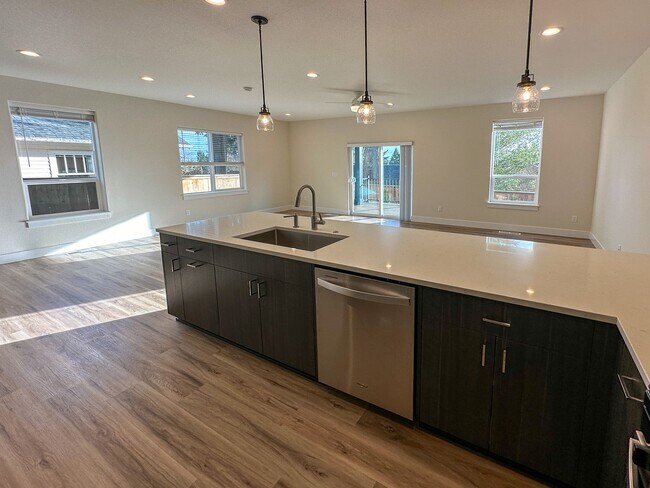 Building Photo - BOONE661-663 -NEW