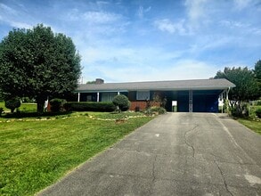 Building Photo - 101 Madora Dr