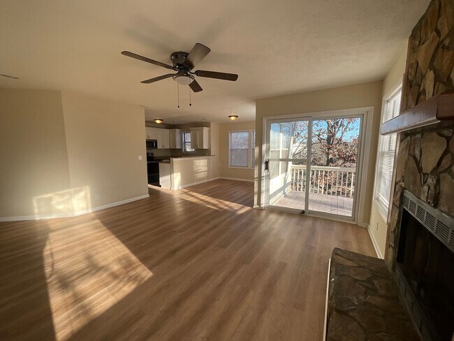 Building Photo - 1022-4 Brookhollow Drive Fayetteville, NC 28314