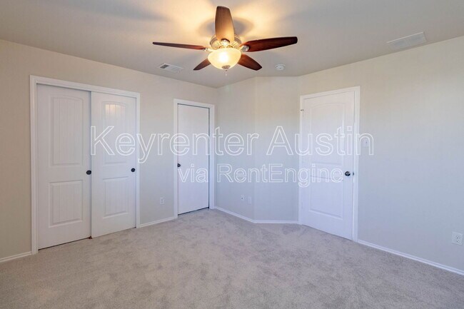 Building Photo - 1704 Sand Hills Dr