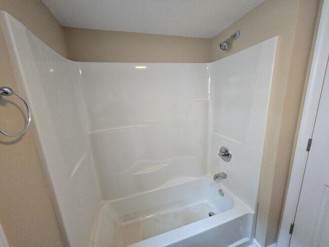 Building Photo - 109 2nd St