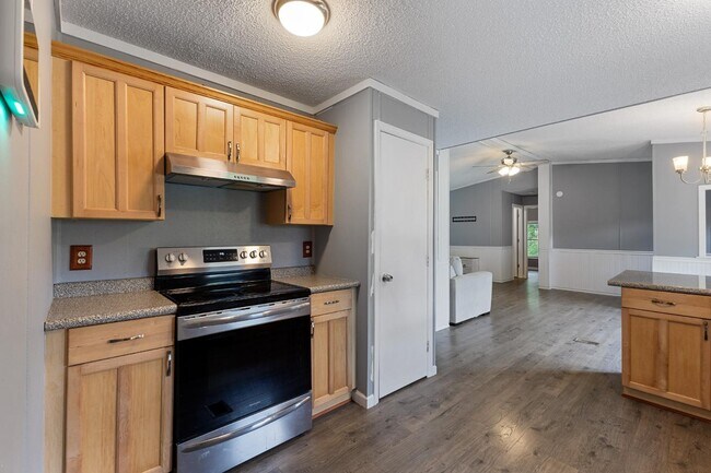 Building Photo - 1022 Dogwood Ln