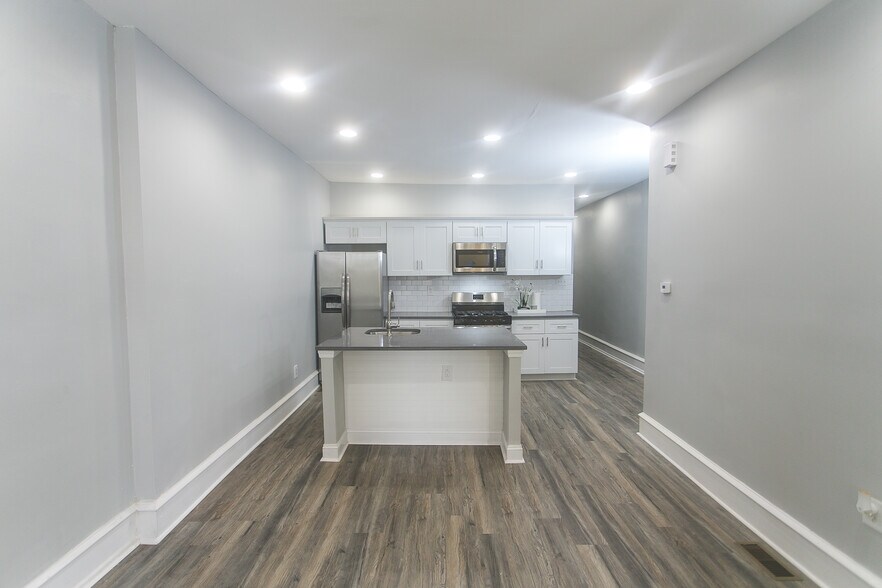Building Photo - 6217 Haverford Ave