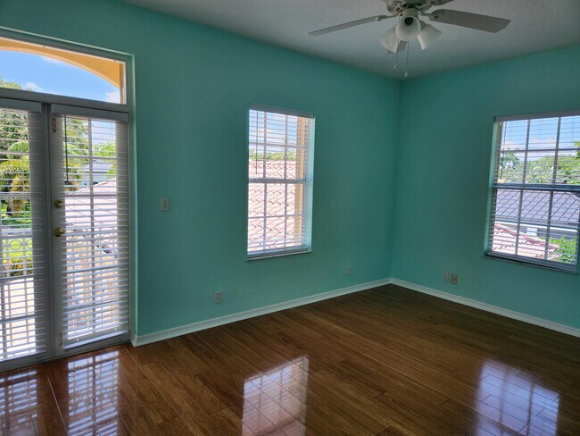 Building Photo - 17885 Fieldbrook Cir E