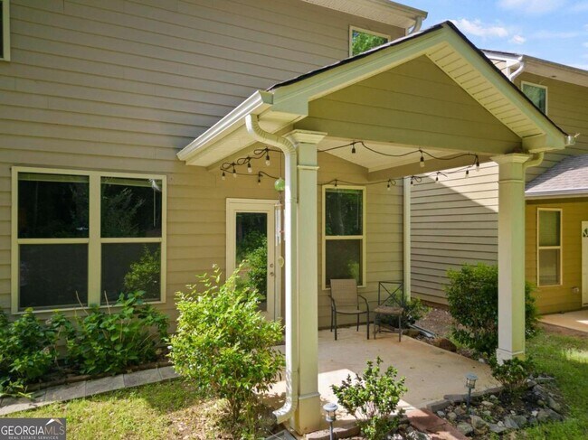 Building Photo - 240 Stillwood Dr