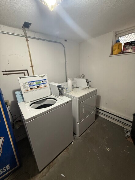 Building Photo - 34 Pratt St