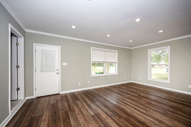 Building Photo - 5836 Slater Cir