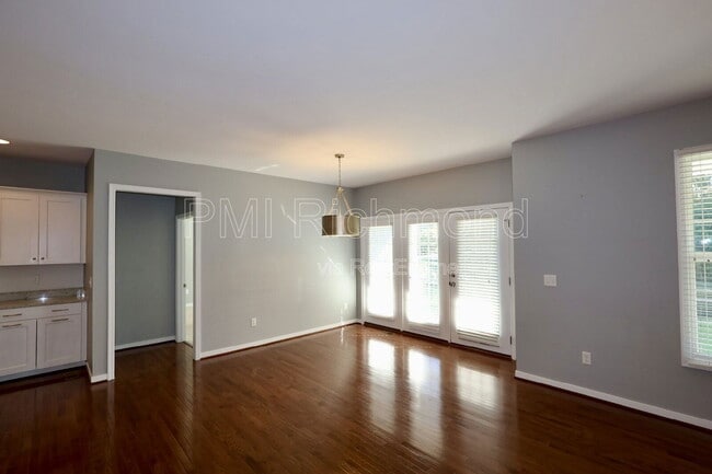 Building Photo - 7183 Yare St