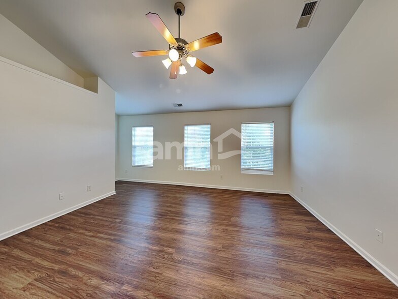 Building Photo - 16112 Stuarts Draft Ct