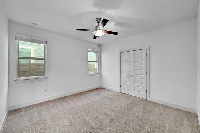 Building Photo - 2308 Hermia St