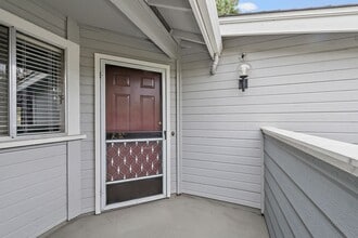 Building Photo - 2Bd/2Bth Condo, hardwood floor, balcony