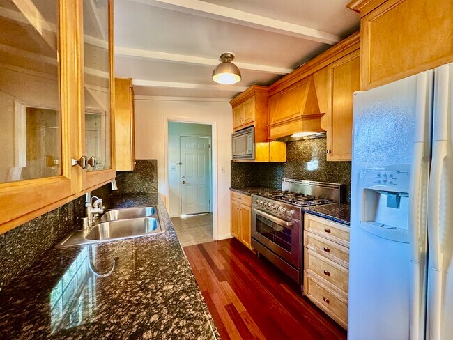 Building Photo - 228 S Rengstorff Ave