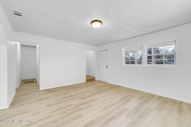 Building Photo - 2811 Myrtis Rd