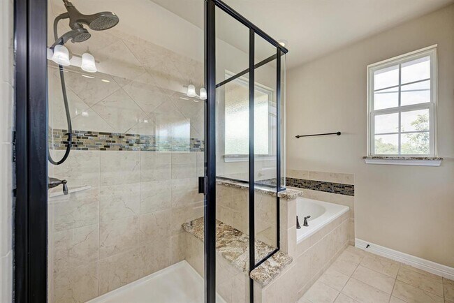 Building Photo - 12300 Terraza Cir