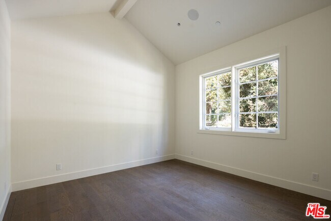 Building Photo - 14462 Sunset Blvd