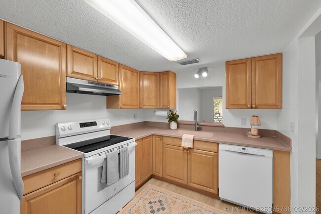 Building Photo - 2302 Sunrise Blvd