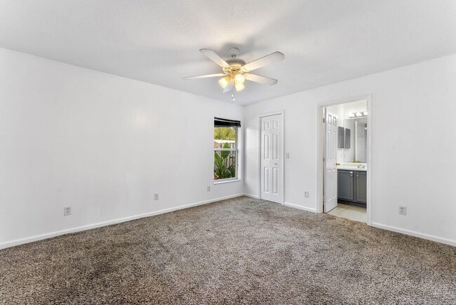 Building Photo - 655 SE Ron Rico Terrace