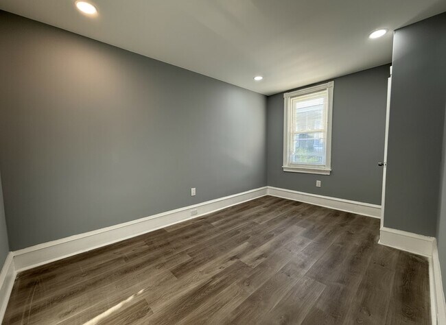 Building Photo - 1010 S Ithan St