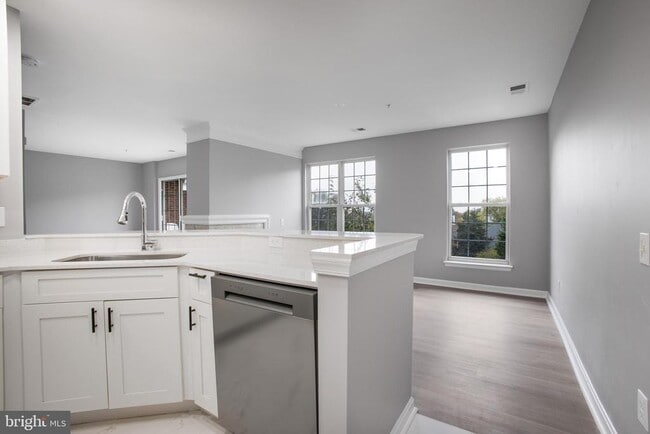 Building Photo - 12765 Fair Crest Ct