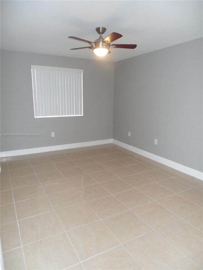 Building Photo - 2890 N Oakland Forest Dr