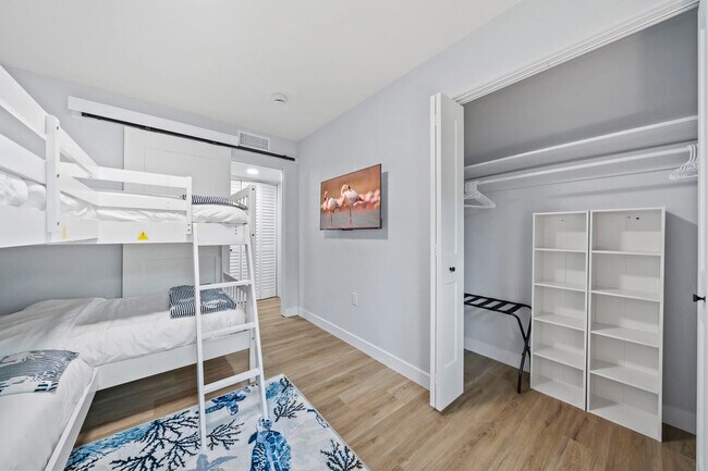 Building Photo - 115 Esther Dr