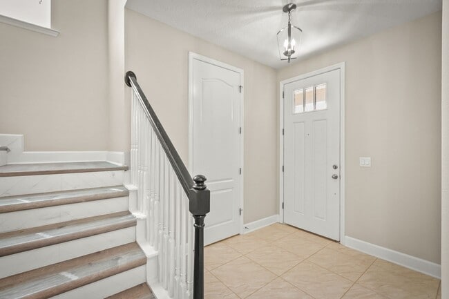 Building Photo - Resort-Style Living Awaits! 3BR Home with ...